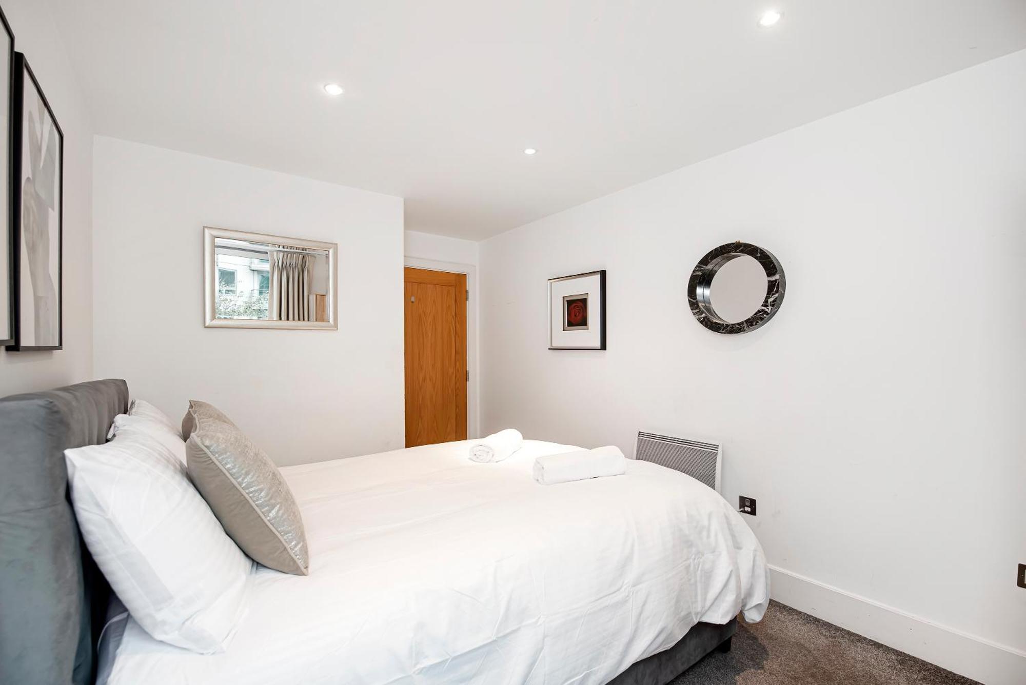 Central 2 Bed With Large Terrace ลอนดอน ภายนอก รูปภาพ
